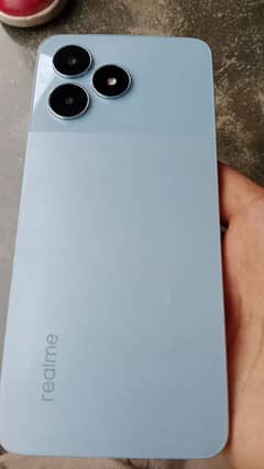 realme