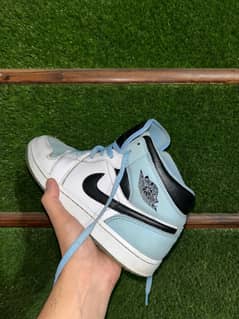 Air Jordan 1 Mid university blue -- Size EU 42/ US 9-- Thrifted,