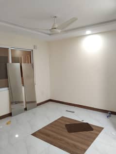 LUXURY 3 BED PORTION AVAILABE FOR RENT E11