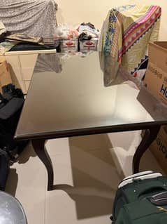 Table Table with 6 chairs set for Sale!