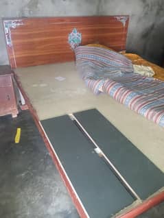بیڈ سنگل ہے