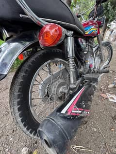 Honda 125euro  2018 model Good condition fazool offer Walay door