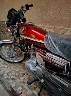 honda 125 2025 special edition golden number