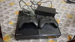 XBox One 500GB with two Controllers