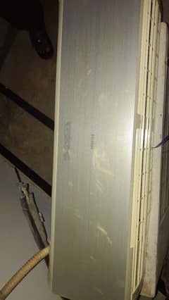 i am selling Haier split Ac 1 ton