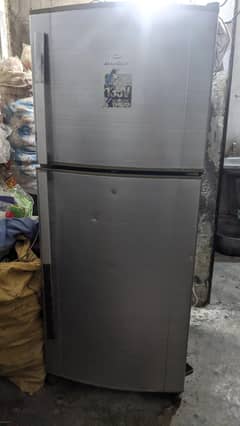 Dawlance Refrigerator large Size with large Area