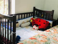 Taali  Baby bed with mattress and bedset