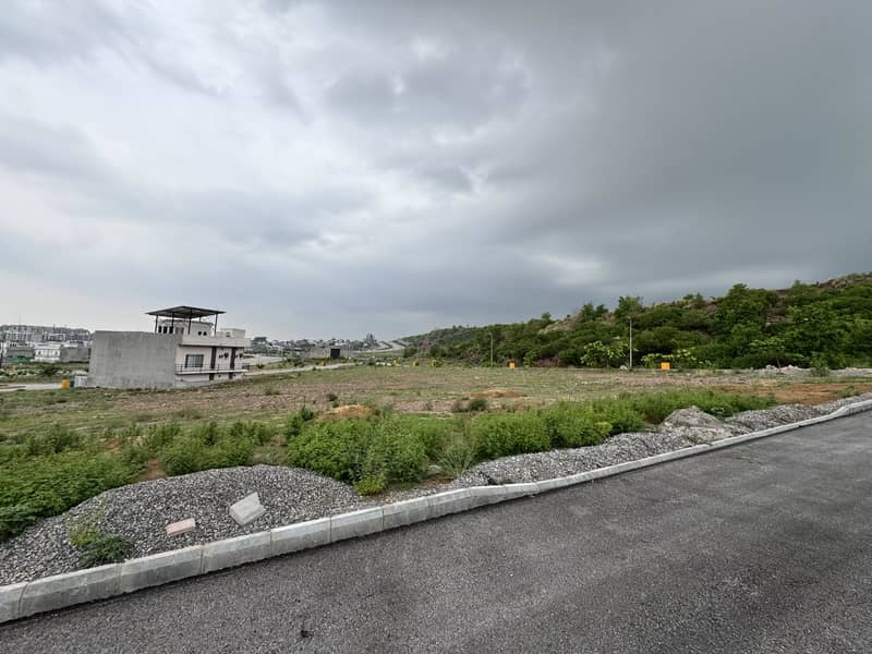 Most Heighted and Back Open Plot For Sale 0