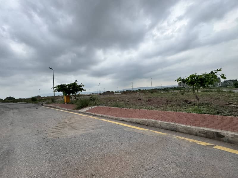 Most Heighted and Back Open Plot For Sale 16