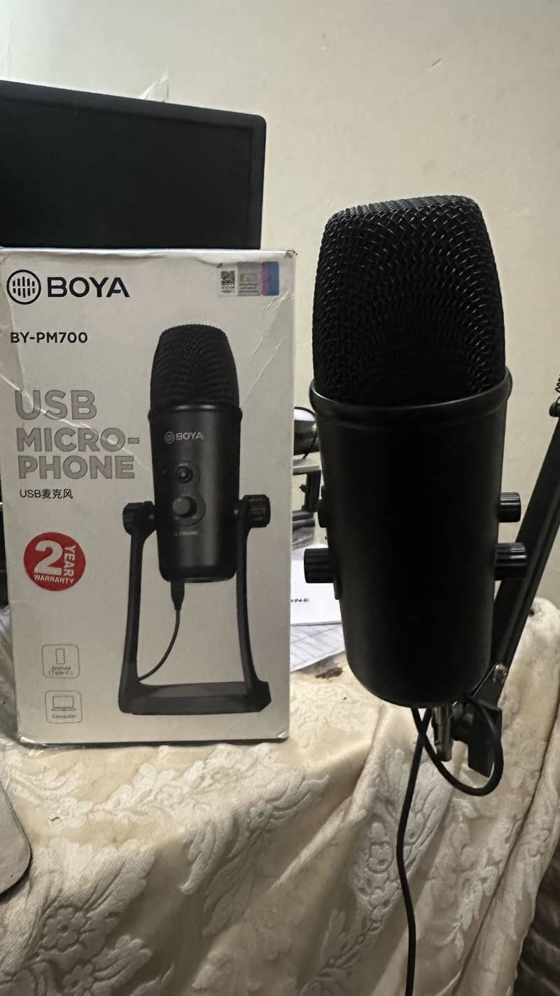 PM-BOYA 700 Mic with Stand and with both boxes 2