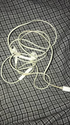 Original iPhone headphones 0/3/4/3/4/6/6/0/6/8/7