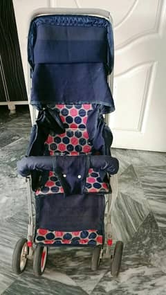 baby pram 10/10 condition