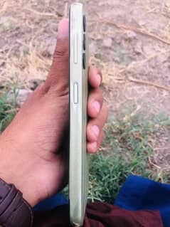 all OK hi koi masal nhe mobile mia  bs majbure hi sale kar rha ho