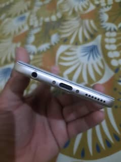 Huawei nova 2 plus  8/128 pta approved only mobile
