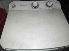 Dawlance washing machine in gud condition