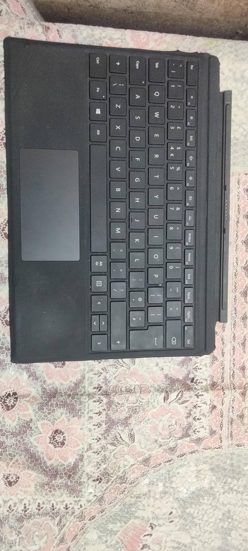 microsoft surface pro 3 keyboard used but well condition 2
