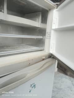 //Dawlance Refrigerator//