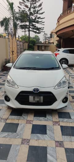 Toyota Aqua S LED edition