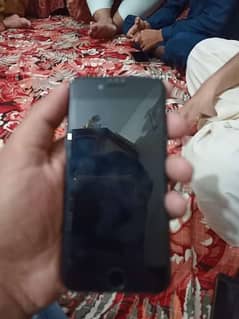 iPhone SE 2020 in good condition
