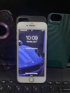 Iphone 7  with 3 covers