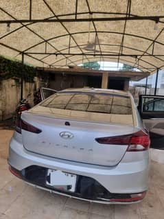HYUNDAI ELANTRA GLS 2.0