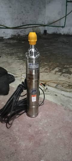 Almost new JD water Motor 0.5