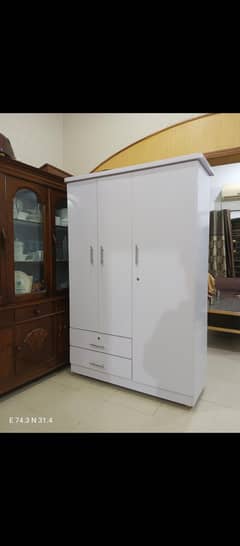 wardrobe (almaari)