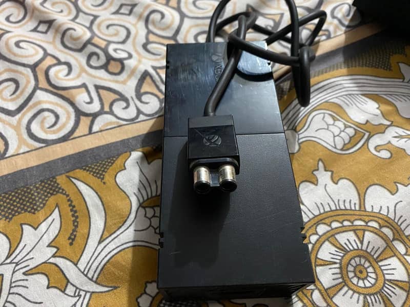 Xbox one with 2 orignal controllers and games 1