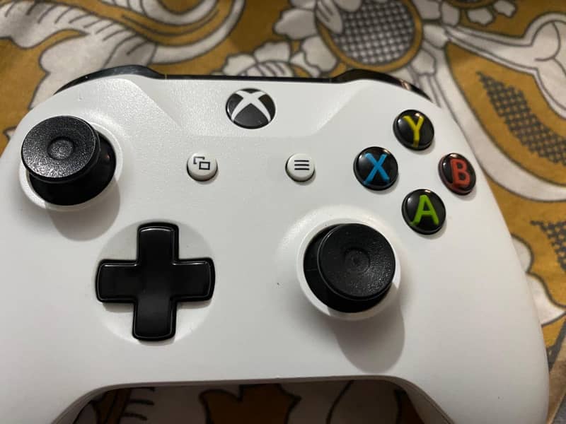 Xbox one with 2 orignal controllers and games 3