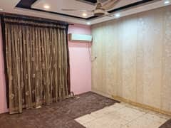 Ground corner floor