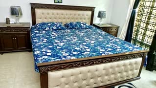 ChenOne Style King Bed, almost new