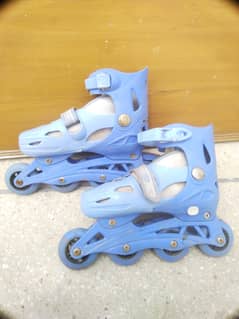 SKATING SHOES EXCELLENT CONDITION
