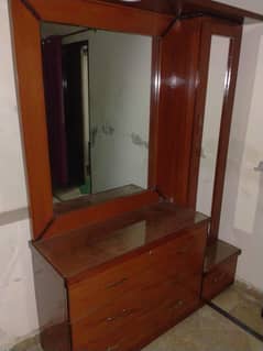 dressing table
