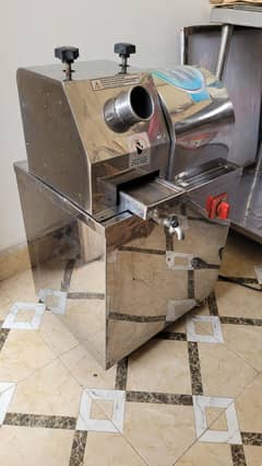 Sugarcane Juice Extractor machine