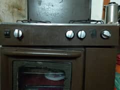 Cooking gas stove 3 burners with oven.