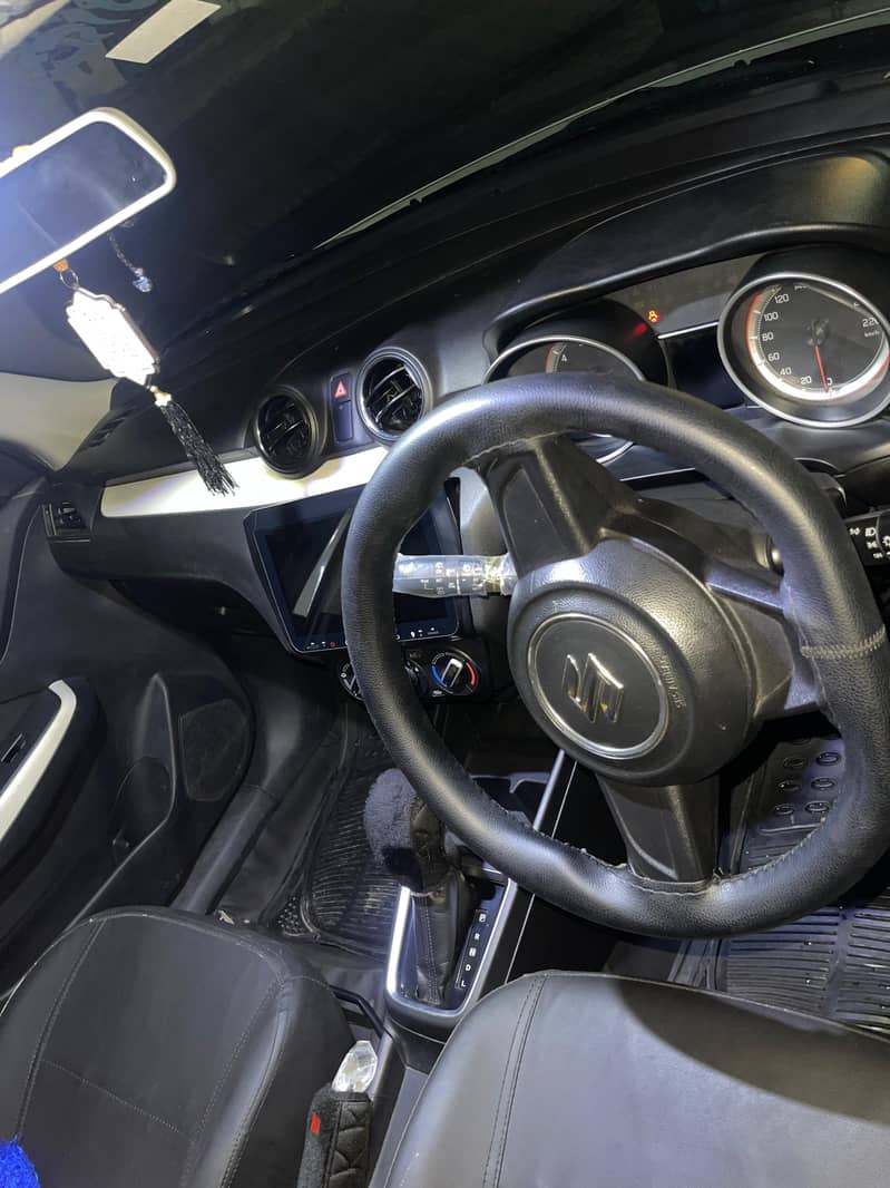 swift car white color 2022 model like new scratch less 3