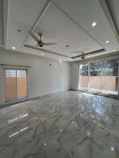 BRAND NEW 6 BEDROOM HOUSE AVAILABLE FOR RENT