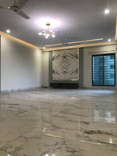 10 MARLA 3 BEDROOM APARTMENT AVAILABLE FOR SALE