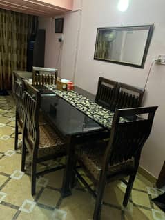 6 seater dining table  just like new