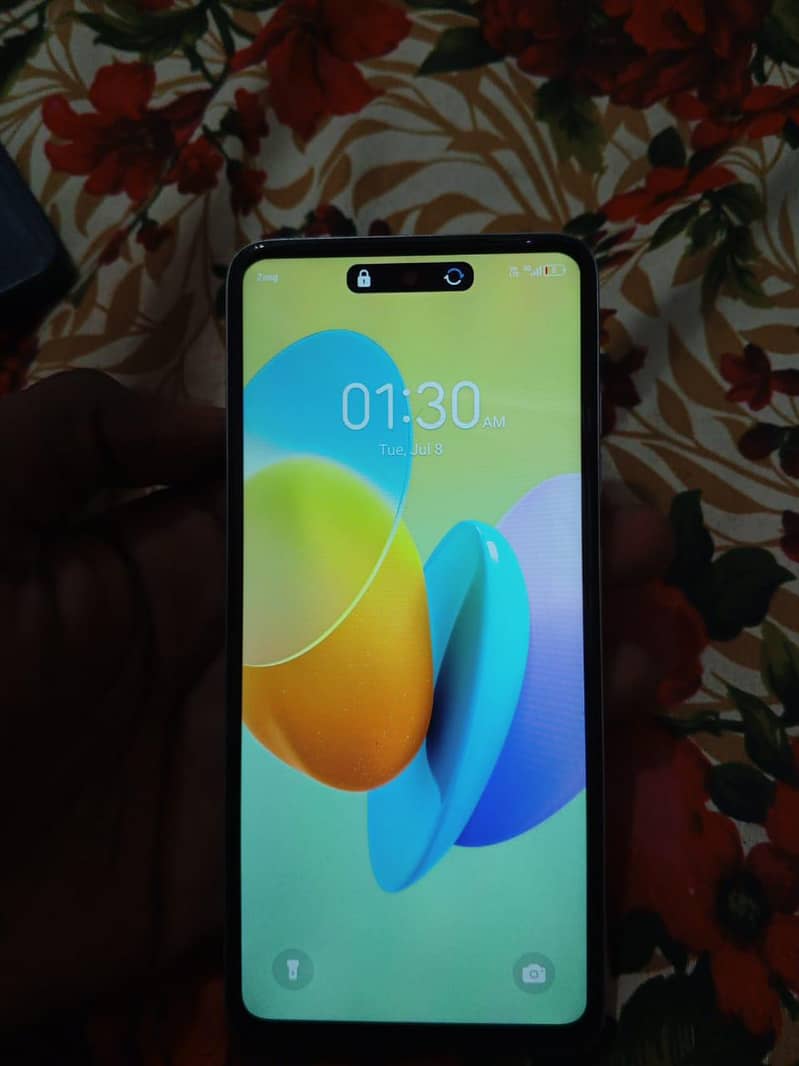 Tecno spark 20c 10 by 8 condition complete Saman hai 2