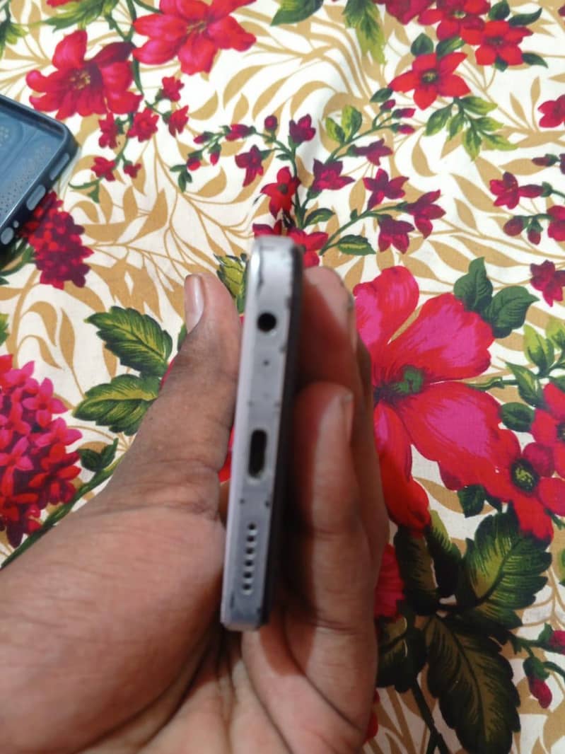 Tecno spark 20c 10 by 8 condition complete Saman hai 6