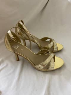 ECH BRAND HEELS IN EXCELLENT CONDITION