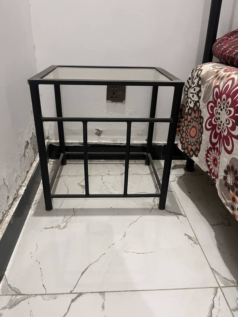 Bed set with side tables and dressing and mattess 2