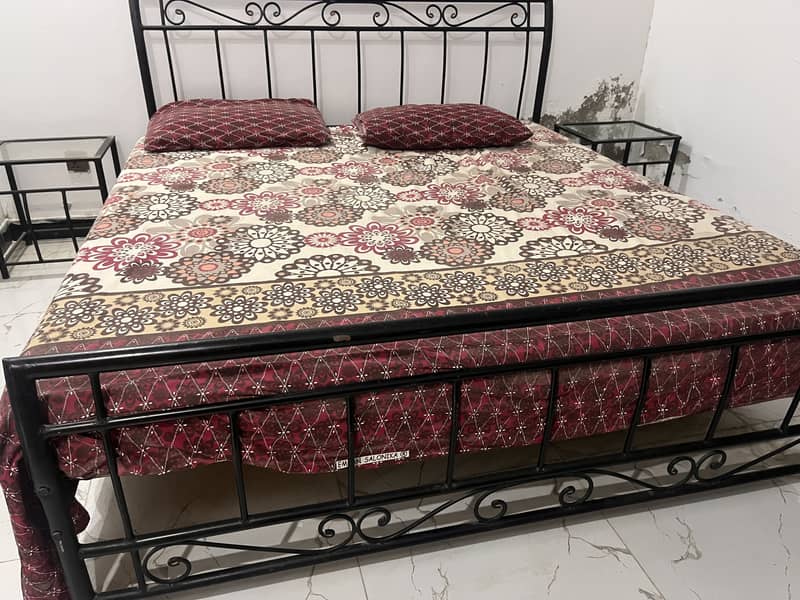 Bed set with side tables and dressing and mattess 3