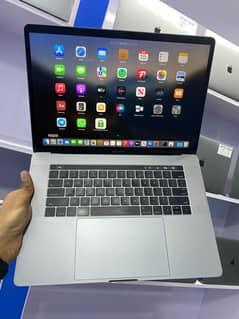 MACBOOK PRO 2O16 (CORE I7-16gb-256gb)(2gb dedicated graphics card)