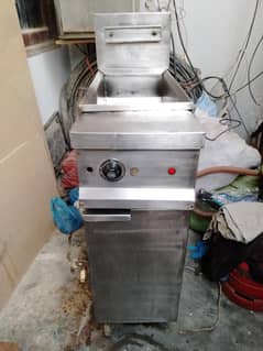 16litter fryer on fryer no.  03100011842