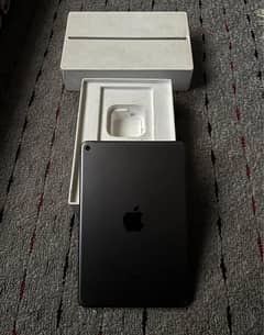 ipad mini 5 with box and cable