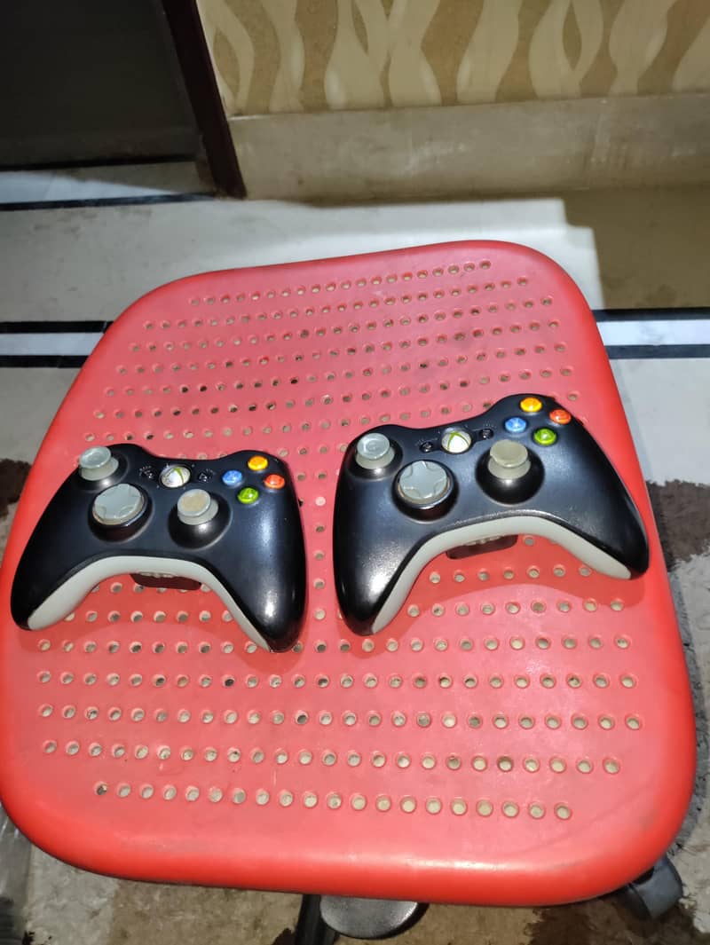 XBOX 360 250GB HDD + 2 Controller + Kinect + 57 disks - Bundle Offer 5