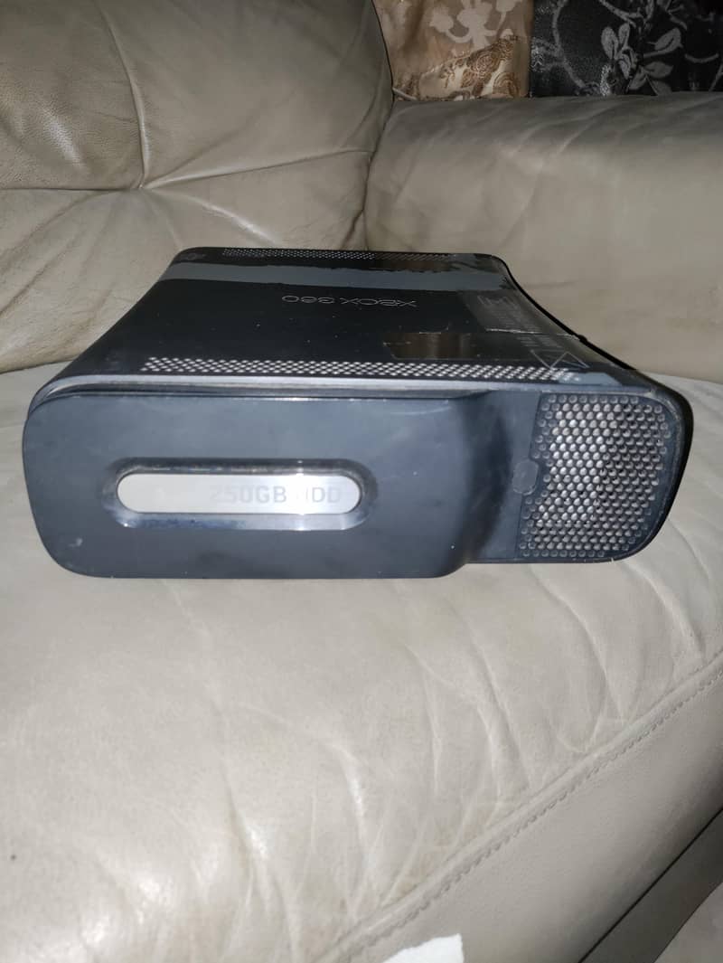 XBOX 360 250GB HDD + 2 Controller + Kinect + 57 disks - Bundle Offer 8