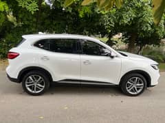 Mg hs 2024 white with black interior
